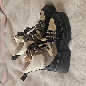 Zara winter hiking boots